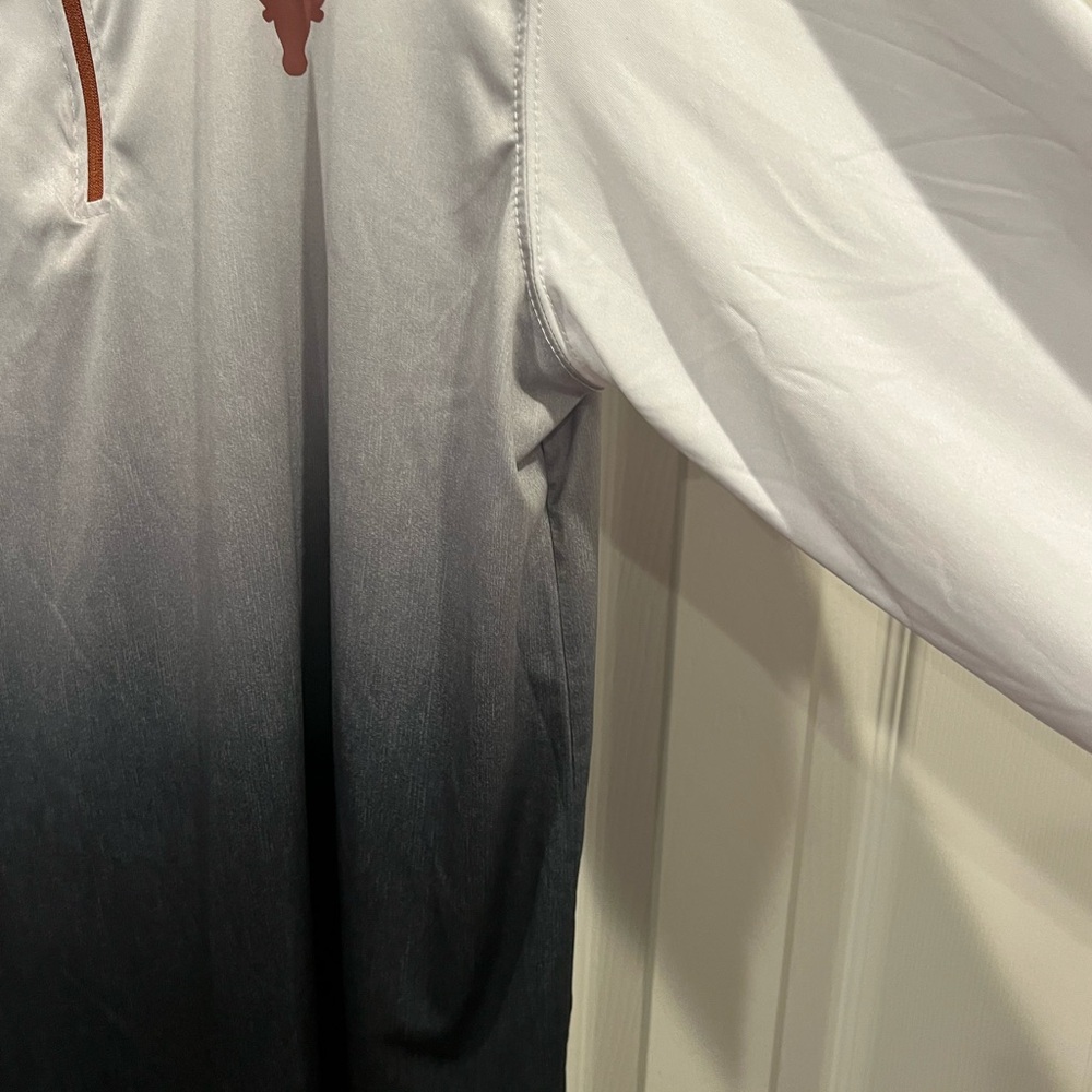 NWOT Longhorn Men’s ombré white to black pullover ½ zip - Picture 4 of 6